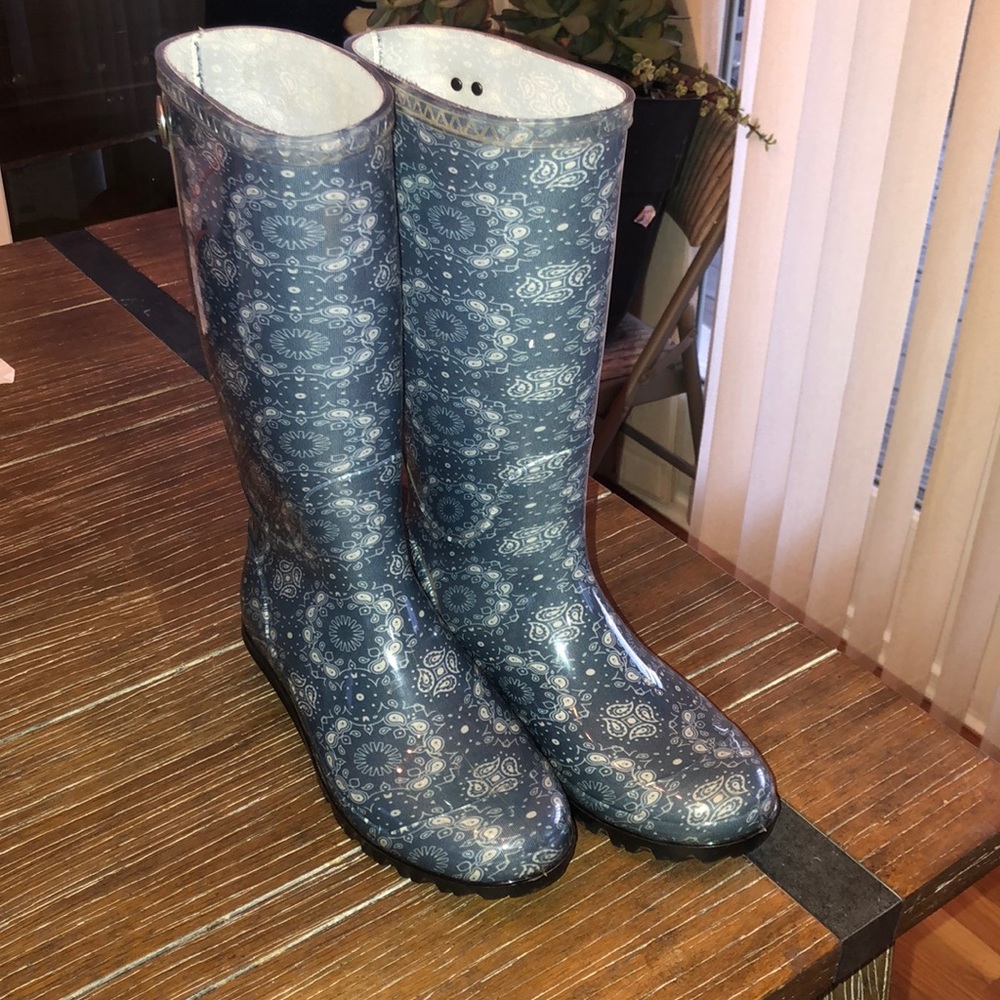 UGG Rainboots